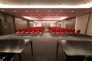 NH Curitiba The Five